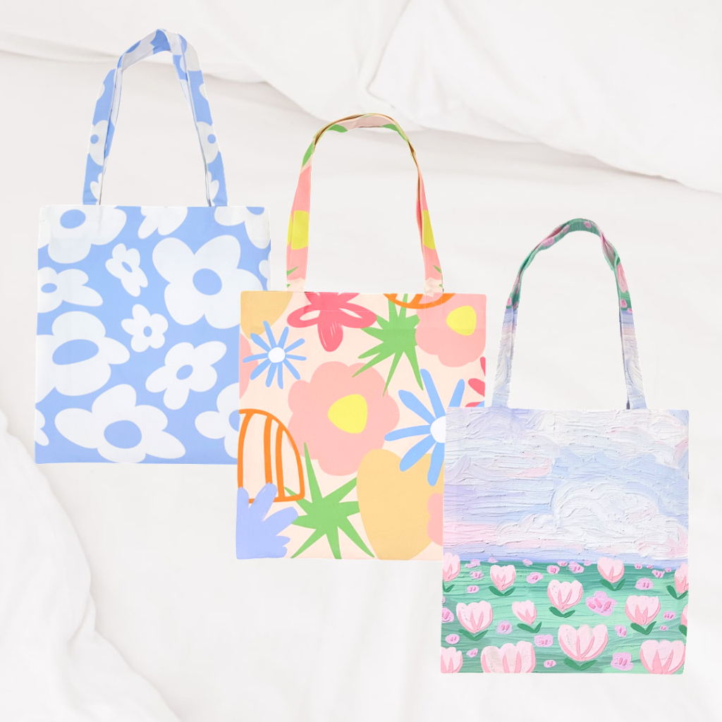 vibes.brandd ☁️🌞Daisy Daydream Peonies Tote bag🌞☁️กระเป๋าผ้า vibes มีผ้าให้เลือก 2 แบบ
