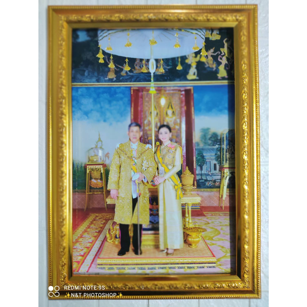 ร้านภาพมงคล888 ภาพ ร.10พร้อมราชินี ขนาด10×15นิ้ว ใส่กรอบทองอย่างดี ขนาดภาพ10×15นิ้ว ขนาดรวมกรอบ 13×18 นิ้ว ราคา ถูกที่สุด ดีลบีเคเค แกลเลอรีภาพที่ 3