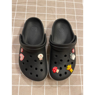 รองเท้าลำลองcrocs มือ2