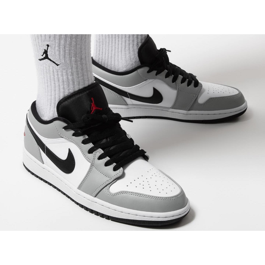 Nike Air Jordan 1 Low “Light Smoke Grey” ของแท้ 100%