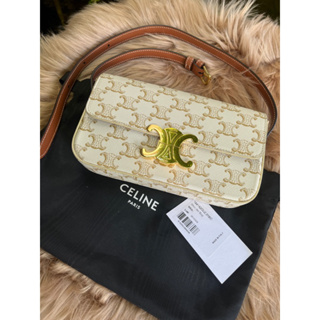 ❤️Celine Triomphebag สีน้องหายากนะคะ สวยผู้ดี ใส่IPhone ได้ทุกรุ่น อปก ถุงผ้า ถุงกระดาษ การ์ด 68,999 ❤️❤️❤️