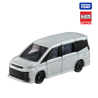 Takara Tomy โทมิก้า โมเดลรถ  Tomica No.64 Toyota Voxy (First Edition)