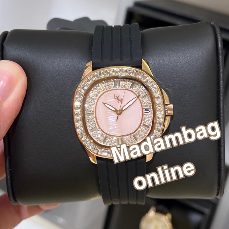 LYN Sylvie Watch นาฬิกาข้อมือ สายซิลิโคนหน้าปัดเหลี่ยม สีดำ สีขาว