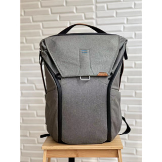 กระเป๋ากล้อง Peak Design มือสอง รุ่น Everyday Backpack 30L V1  สี Ash