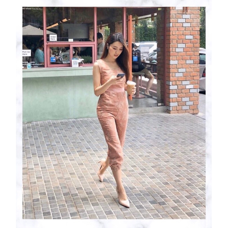 Karat boutique/Karat เดรส/ จั้มสูท/ ชุดลูกไม้/ Jumpsuit (Size S)