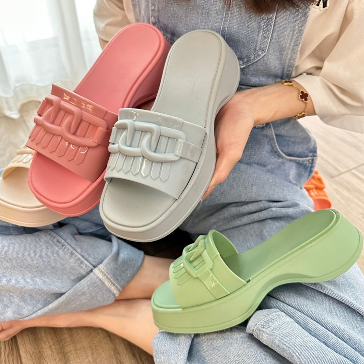 Indoor Slippers 89 บาท SHO-1223 รองเท้าแตะแบบสวม สำหรับผู้หญิง รองเท้ามินิมอล พื้นนิ่ม ใส่ในบ้านได้ สินค้าพร้อมส่ง Women Shoes