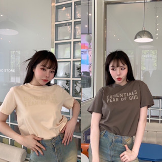 ✨𝑁𝑒𝑤 𝐶𝑜𝑙𝑙𝑒𝑐𝑡𝑖𝑜𝑛 ✨  "Essentials T- Shirt" เสื้อยืดแบรนด์ดังใหม่ งานชนช็อปเลยค้าดีเทลสกรีนนูน(งานป้ายValen)🤎