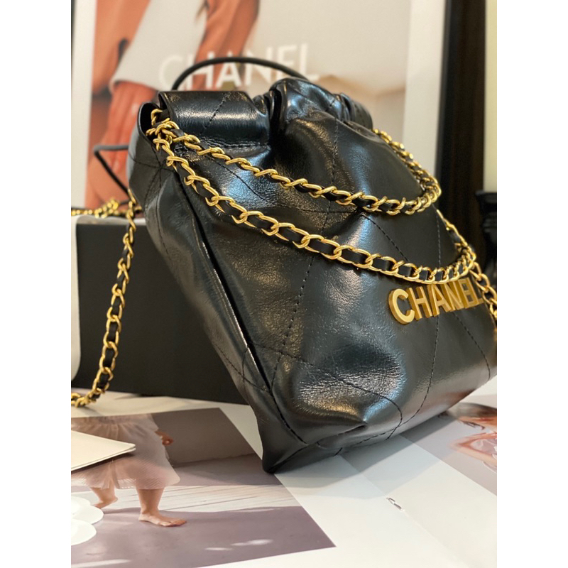 ⭐️ C H A N Eกระเป๋าสำหรับผู้หญิง. เกรด Hi-End 1:1. หนังแท้. ขนาด : 20cm✖️20cm. พร้อมจัดส่ง⭐️