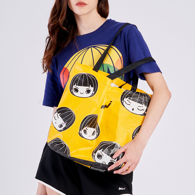 A'MAZE Shopping Bag  Big yellow กระเป๋า ช้อปปิ้ง สีเหลือง A9X6YE