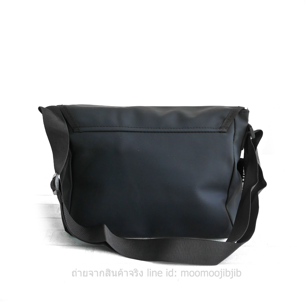 Converse Messenger สีดำด้าน หนัง pu หนา กันน้ำได้ ทรงสวย ใส่หนังสือเรียน ไอแพด สายยาว