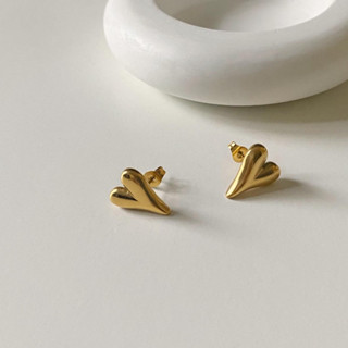 Puffy heart earrings (18k+stainless steel) - ต่างหูรูปหัวใจนูนสีทอง