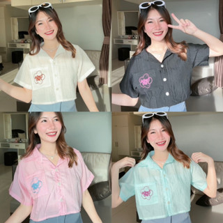 เสื้อครอปเชิ้ตหน้าสั้นหลังยาว สกรีนลายดอก ฟรีไซซ์