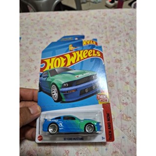 hotwheelbasiccar 07 Ford mastang