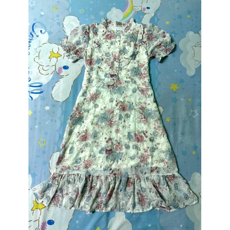 เดรสลูกไม้ ป้าย OUMRAK 🪆