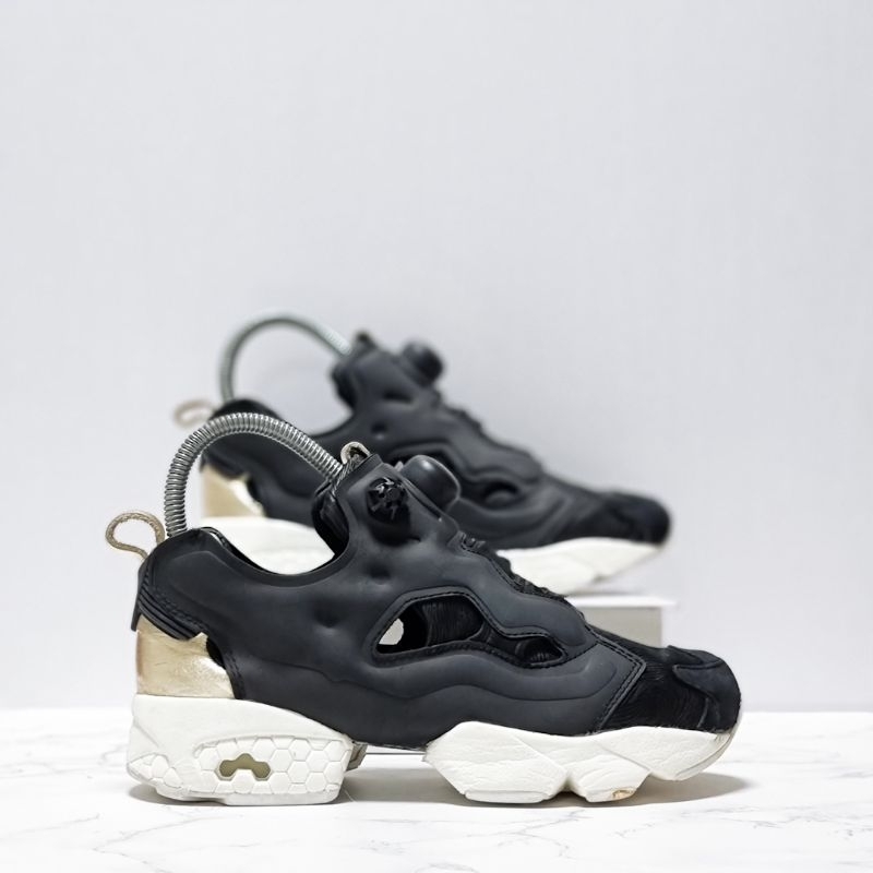 รองเท้ามือสอง แบรนด์แท้ Reebok Insta Pump Fury/Size 36-23