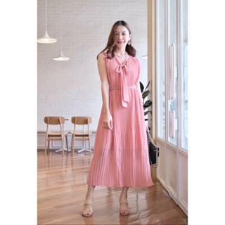 Pretty Dress ชุดเดรสอัดพลีทเล็กรอบตัว เดรสคอวีแหลม มีสายผูกโบว์ มาพร้อมเข็มขัดหนังตามสี