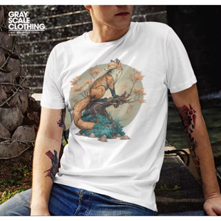 🦊FOX IN THE WOOD🪵 Grayscale Clothing เสื้อยืดสีขาวแขนสั้น ผ้า Polyester 65% Cotton 35% สวมใส่สบายระบายอากาศได้ดี