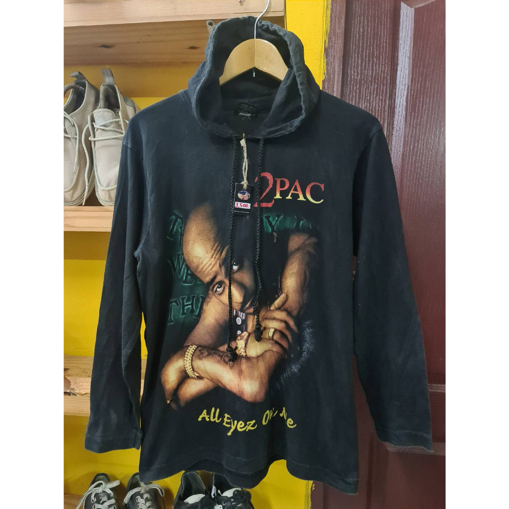 เสื้อยืดฮู้ดวินเทจ 2PAC สีดำ M .เสื้อยืดแขนยาวมีหมวกสกรีนลายหน้าหลัง ..ไทยเก่า