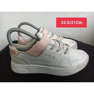 Fila Size 33.5 ยาว 21 Cm  รองเท้ามือสอง ผู้หญิง เท้าเล็ก  ผ้าใบ สวม แฟชั่น ลำลอง เที่ยว