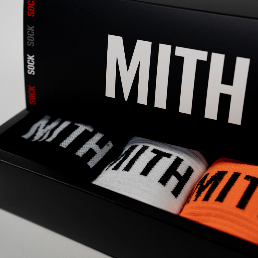 MiTH ถุงเท้าข้อยาว MiTH Socks แพ็คสามสี ดำ ขาว ส้ม