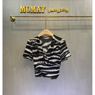 เสื้องานผ้าพิมพ์ลาย ดีเทลทรงคอVไขว้อก ป้าย MOMAY(โมเม)