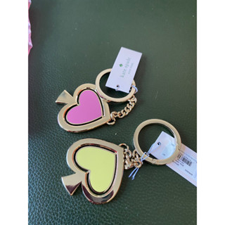 พร้อมส่ง 🔥Sale 1050🔥พวงกุญแจ Kate Spade Heart Spin Key Fob ได้ 2 สีในอันเดียว น่ารักละมุน มากๆน๊า ซื้อเป็นของขวัญได้เลย