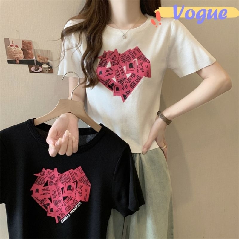 Vogue พร้อมส่ง เสื้อครอปไหมพรมแขนสั้น คอกลม ลายหัวใจขาวดำ (Y1601) -C