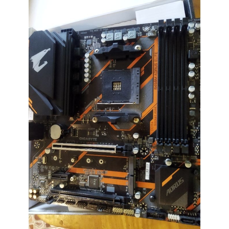 B450M GIGABYTE AORUS ELITE AM4พร้อมกล่อง