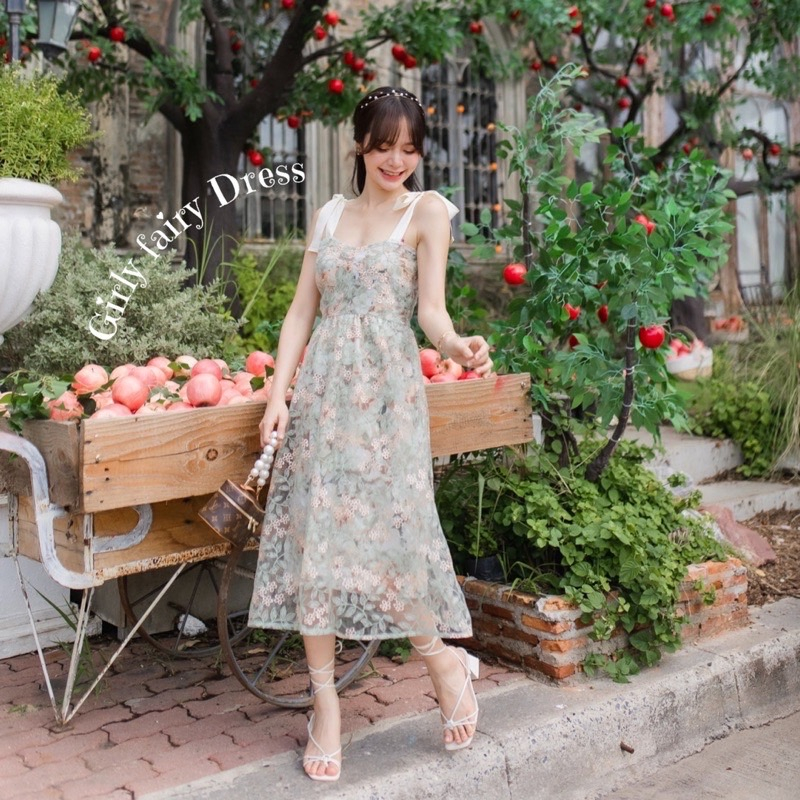 on.december25 เดรส Girly fairy Dress ส่งต่อเดรสon.december25