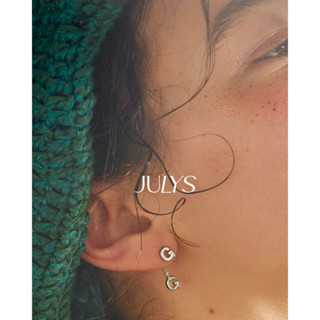 Julys - silver double alphabet earrings ราคาต่อชิ้น