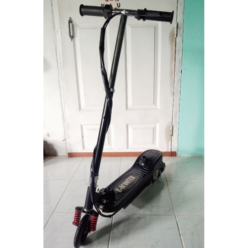 ( มือสอง )สกู๊ตเตอร์ไฟฟ้า E-Scooter รถจักรยานไฟฟ้า ขี่ได้ทั้งเด็กและผู้ใหญ่