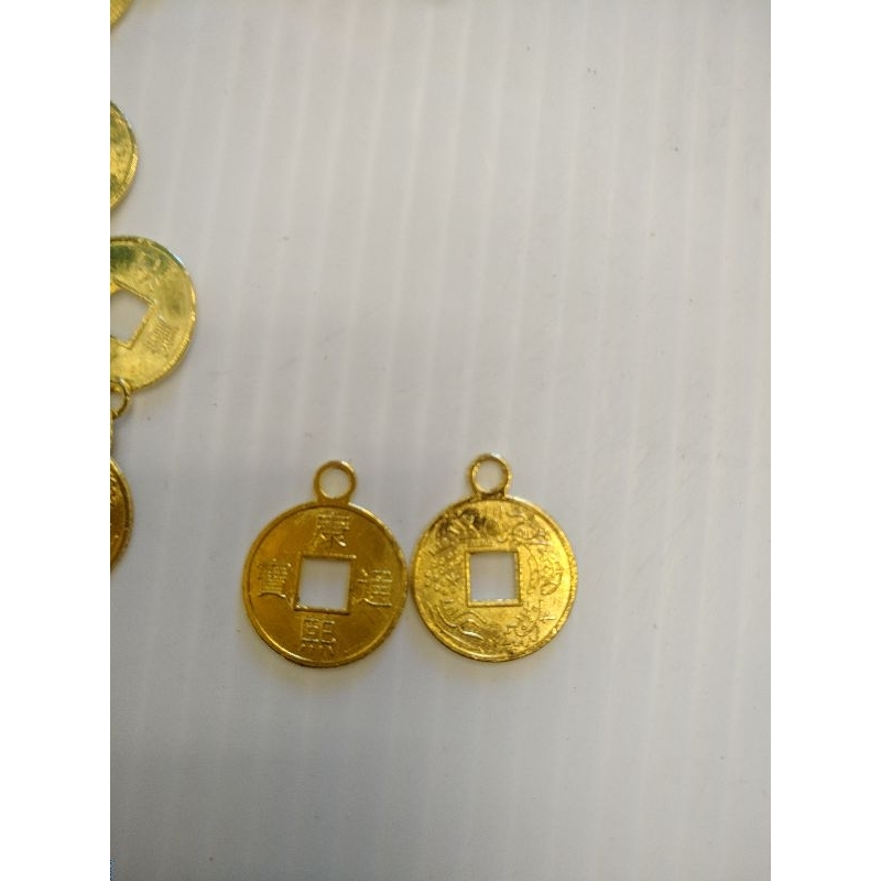 เหรียญโบราณสีทองลายมังกรหงส์-เจียวใช้จิงป้อ