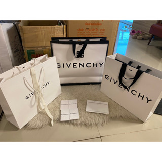 ถุงกระดาษ givenchy แท้ 100 % รับเคลือบถุงกระดาษ