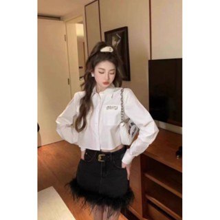 เส้อครอปเชิ้ตแต่งกระเป๋าเพชร พร้อมส่ง