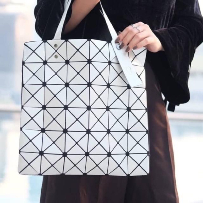 กระเป๋า BAO BAO ISSEY MIYAKE 6x6 มือสอง แท้ 💯% ออกช้อปญี่ปุ่น