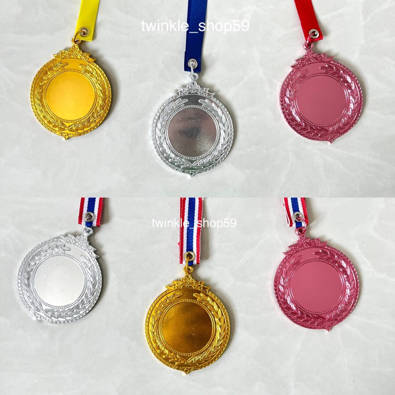 เหรียญกีฬา เหรียญรางวัลโลหะ แบบแปะสติกเกอร์ (อ่านก่อนสั่ง) ขายเฉพาะเหรียญพร้อมโบว์ ไม่รับทำสติกเกอร์