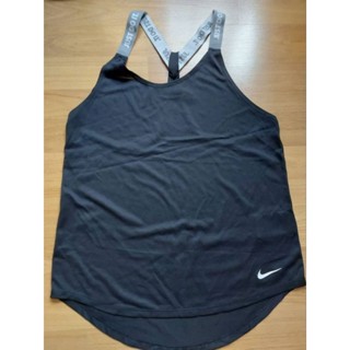 เสื้อกีฬา Nike ไซส์ M มือหนึ่ง