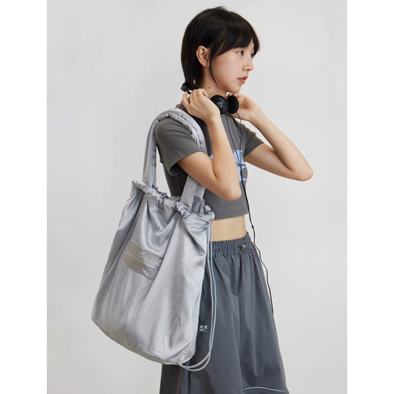 CryingCenter กระเป๋าผ้าสะพายข้างใบใหญ่ Big Silver Bag