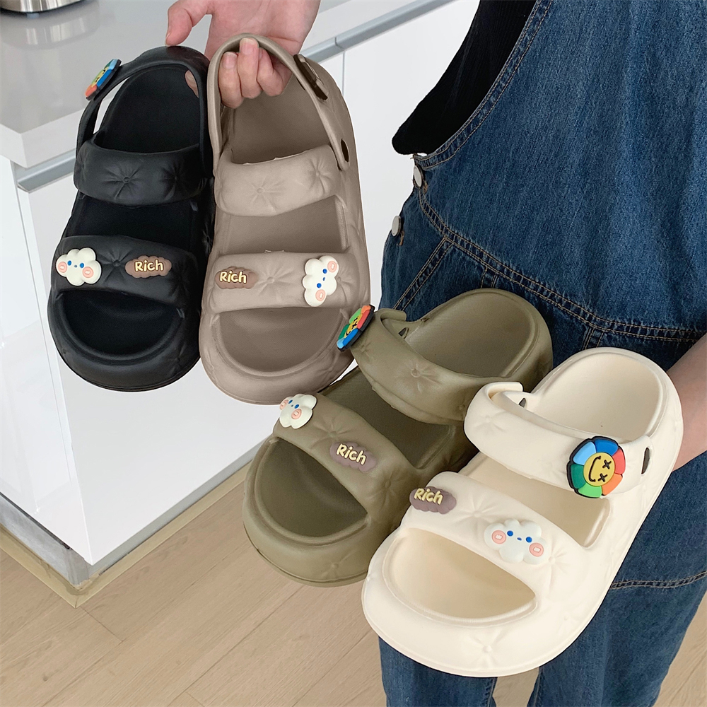 GFShop   รองเท้าแตะผู้หญิง ทรงสูงสะใจถึง2.5นิ้วใส่แล้วสวยสูงขึ้นแน่นนอนมาพร้อมตัวการ์ตูนติดลายสุดน่ารัก น้ำหนักเบาใส่แล้
