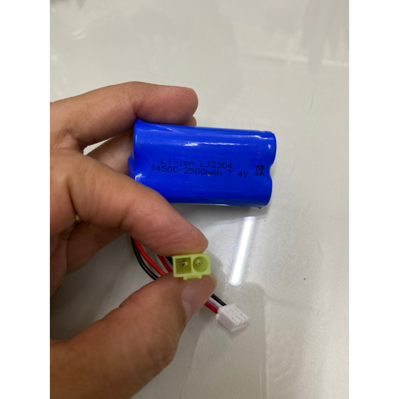 แบตลิเที่ยมไออ้อน 7.4V2500mah ใช้กับของเล่นทั่วไป