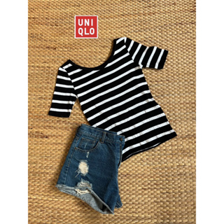 Uniqlo x cotton size S ผ้าร่อง ขาวดำสวย  อก 32 ยาว 22.5 ผ้าดี น่ารัก • Code : 045(1)