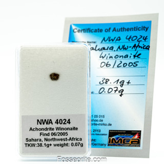 อุกกาบาต หิน  NWA 4024 Meteorite ชนิด Achondrite ชิ้นเล็ก พร้อมใบรับรอง จาก Germany #2 หนัก 0.07 กรัม