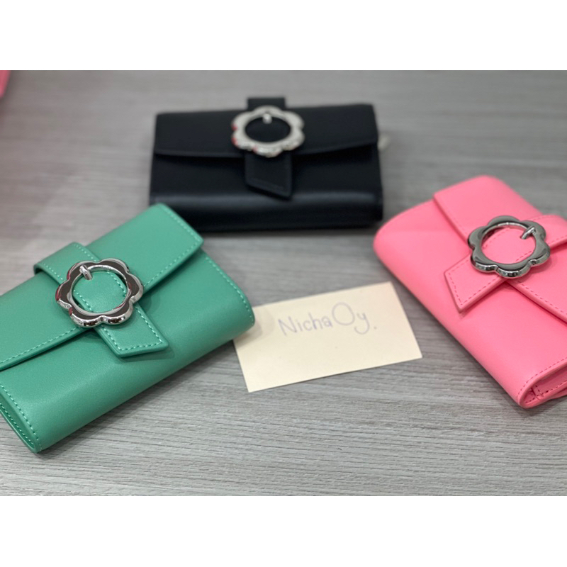 กระเป๋าสตางค์ Charles&keith ใบกลาง3พับ 1,690.- อุปกรณ์ครบ