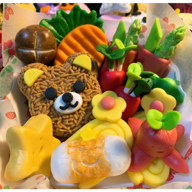 ชุดของเล่น ข้าวกล่องเบนโตะ (เลือกหน้าข้าวปั้นได้ส่วนผักและเครื่องเคียงทางร้านคละแบบให้นะคะ)