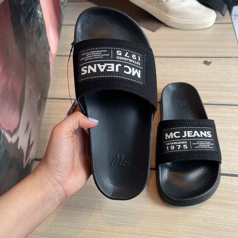พร้อมส่ง McJeansรองเท้าแตะสวมรุ่นใหม่ พื้นนุ่ม น้ำหนักเบา ใส่สบาย แถมถุงช็อป