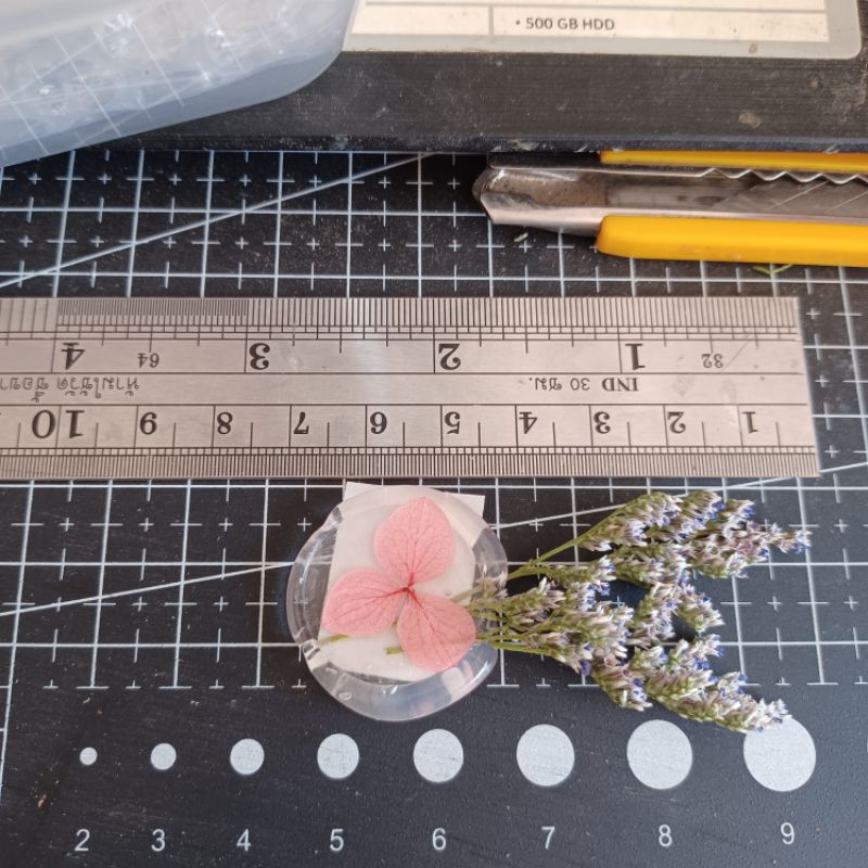 ตราประทับครั่งแบบสำเร็จ สีใส ประดับดอกไฮเดรนเยีย และกิ่งแคสเปีย 5 ชิ้น 30 บาท - รูปที่ 2