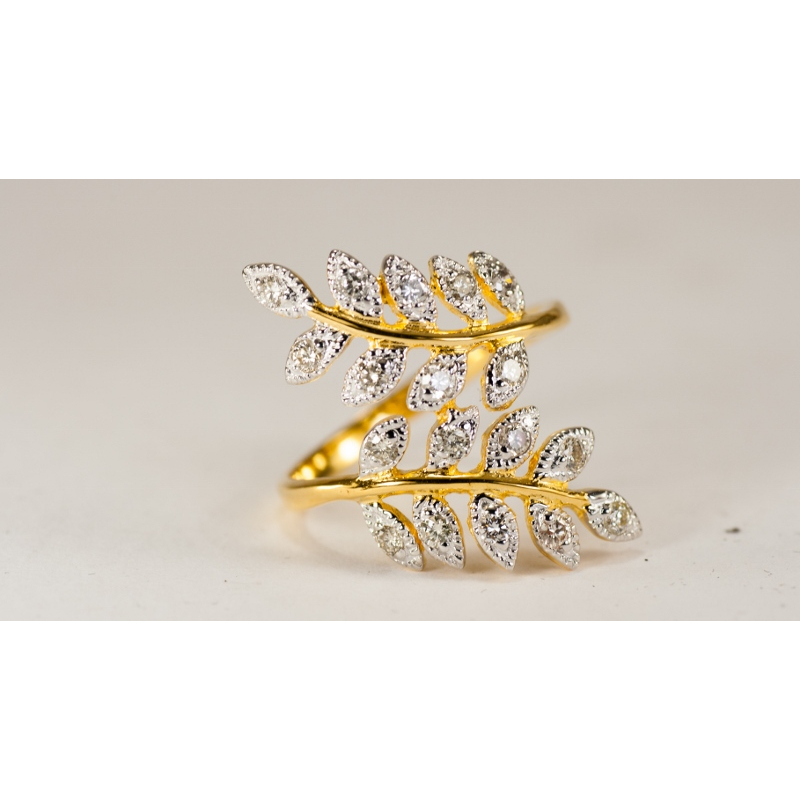 (R160 ชื่อแบบ "ช่อมะกอก") : แหวนทองทรงใบมะกอกคู่ประดับเพชรแท้ธรรมชาติ น้ำ100
