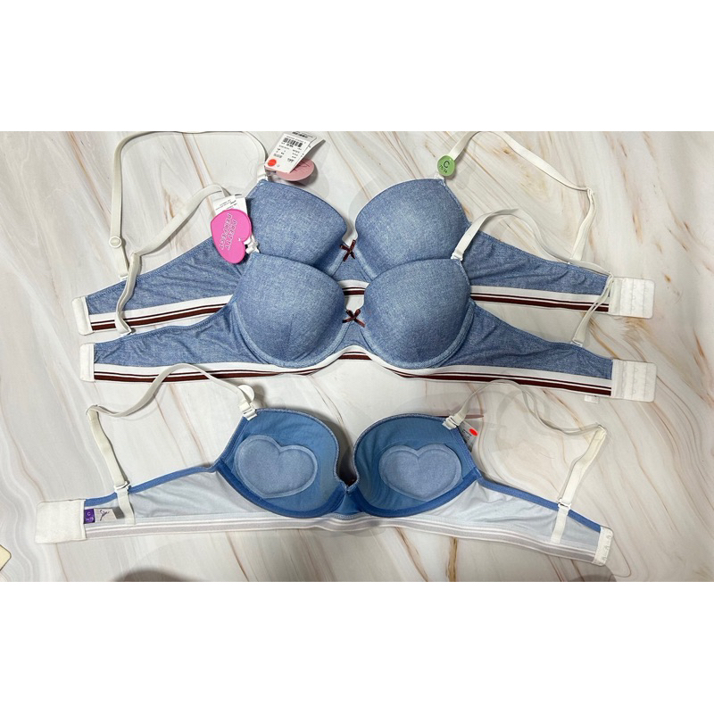 Pretty Perfect สีฟ้าลายยีนส์