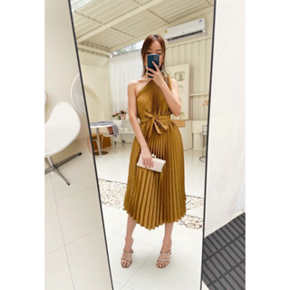 Bow maxi dress💗เดรสพลีทไหล่เฉียงผูกโบว์ที่เอว เดรสออกงาน เดรสงานแต่งสำหรับคนท้อง เดรสอัดพลีทดีเทลไหล่เฉียง เดรสพลีท