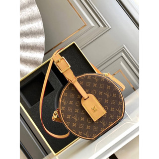 Louis Vuitton Petite boite chapeau(Ori) 📌size 17.5x16.5 cm. 📌สินค้าจริงตามรูป เนื้องานสวยงาม หนังแท้